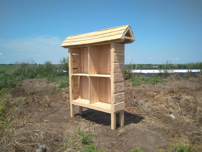 TÉRBURKOLAT, JÁRÓLAP, NÖVÉNYTARTÓ, TÁMFAL, ÁGYÁSSZEGÉLY, KERÍTÉSOSZLOP, FANYARKA 2005 FAIPARI KFT.