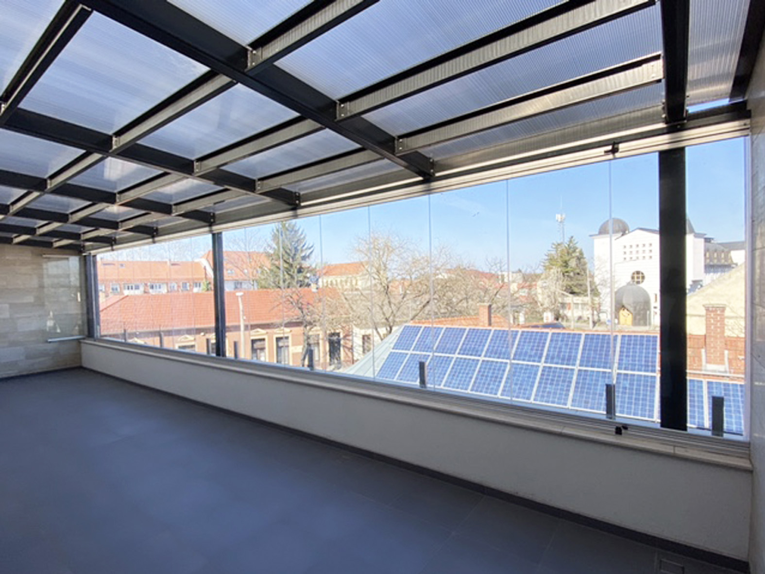 TERASZ, TERASZÜVEGEZÉS, BALKON, LAKÓKONTÉNER, Üvegfüggöny Kft. 2021